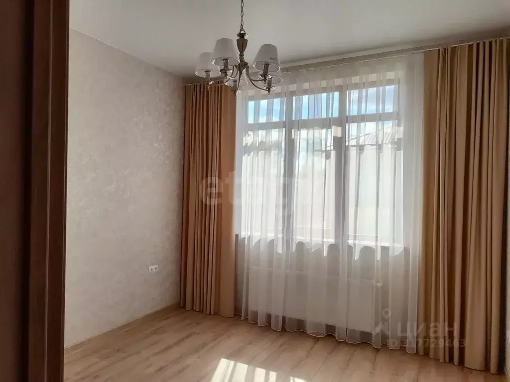 3-к кв. Крым, Симферопольский район, с. Донское ул. Комсомольская ... - Фото 1