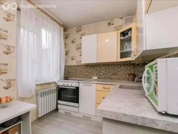 3-комнатная квартира: Краснодар, микрорайон Юбилейный, проспект ... - Фото 0