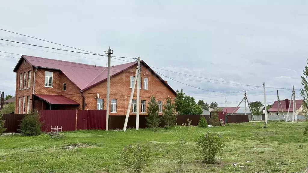 Дом в Оренбургская область, Оренбургский район, с. Подгородняя ... - Фото 1