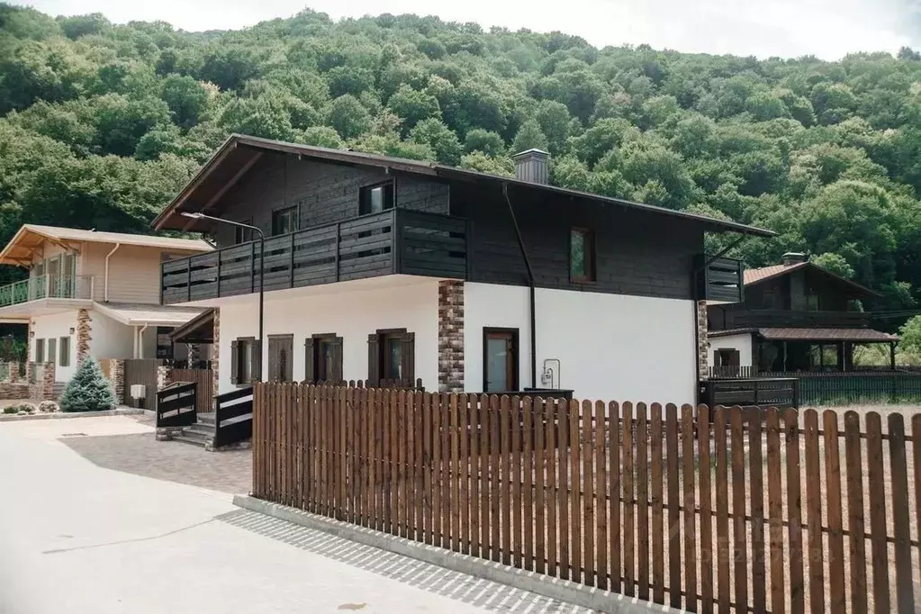 Дом в Краснодарский край, Геленджик городской округ, с. Возрождение ... - Фото 1