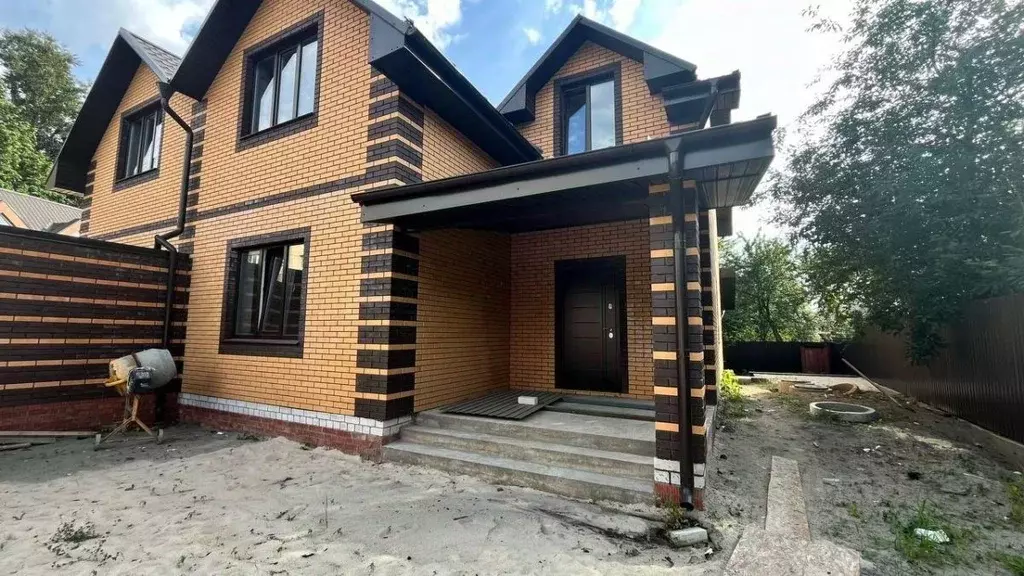 Таунхаус в Брянская область, Брянск ул. Димитрова, 11 (150 м) - Фото 1