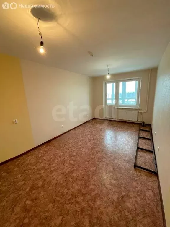 3-комнатная квартира: Киров, микрорайон Коминтерновский, улица ... - Фото 2