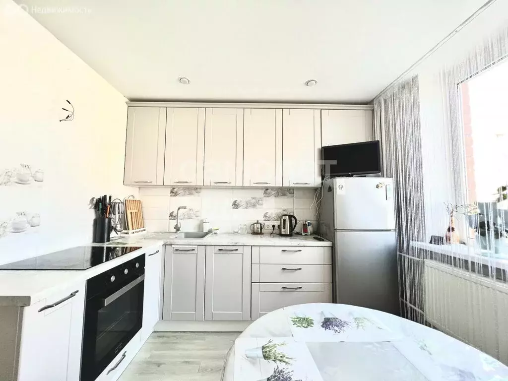 3-комнатная квартира: Краснодар, улица имени Калинина, 350/10 (72.1 м) - Фото 0