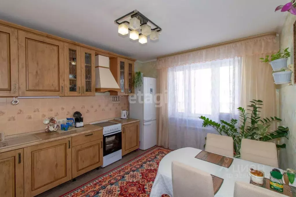 2-к кв. Тюменская область, Тюмень ул. Академика Сахарова, 44 (56.8 м) - Фото 1