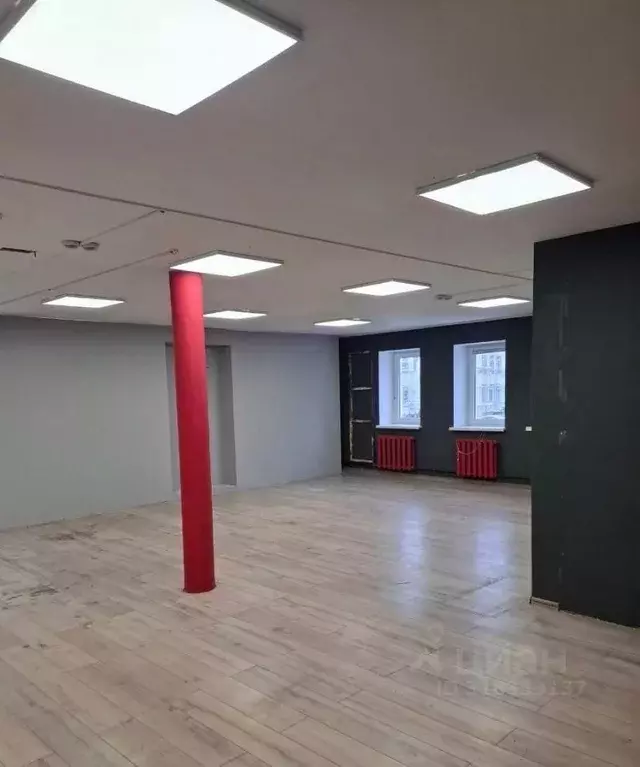 Помещение свободного назначения в Омская область, Омск ул. Красный ... - Фото 0