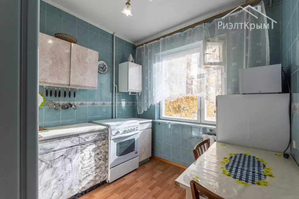 2-к кв. Крым, Симферополь ул. Героев Сталинграда, 35 (51.0 м) - Фото 1