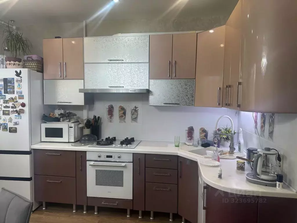 2-к кв. Астраханская область, Астрахань ул. Рылеева, 82 (65.0 м) - Фото 1