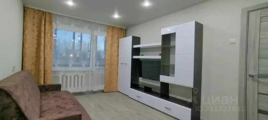 1-к кв. Псковская область, Псков ул. Рокоссовского, 2 (33.0 м) - Фото 0