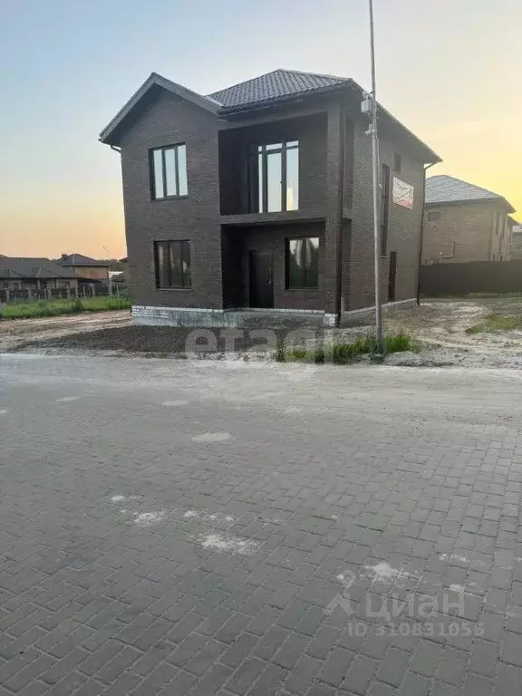 Дом в Брянская область, Брянский район, пос. Мичуринский  (180 м) - Фото 1