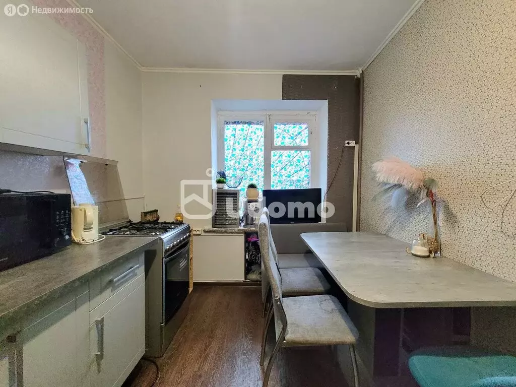 3-комнатная квартира: Уфа, проспект Октября, 180 (69.8 м) - Фото 1