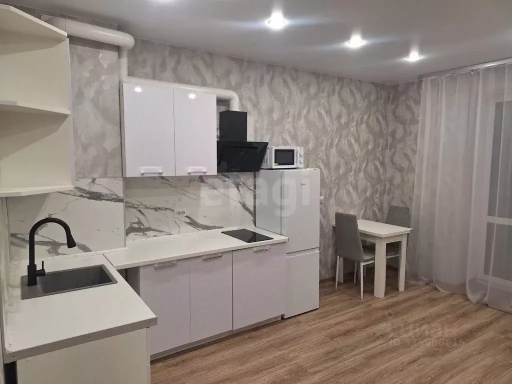 Студия Тюменская область, Тюмень ул. 50 лет Октября, 75к4 (25.0 м) - Фото 1