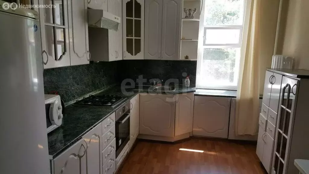 3-комнатная квартира: Ульяновск, улица Ленина, 144 (70 м) - Фото 0