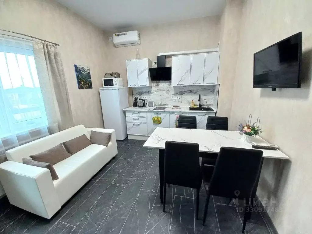 Дом в Крым, Сакский район, с. Уютное ул. Янтарная (45 м) - Фото 1