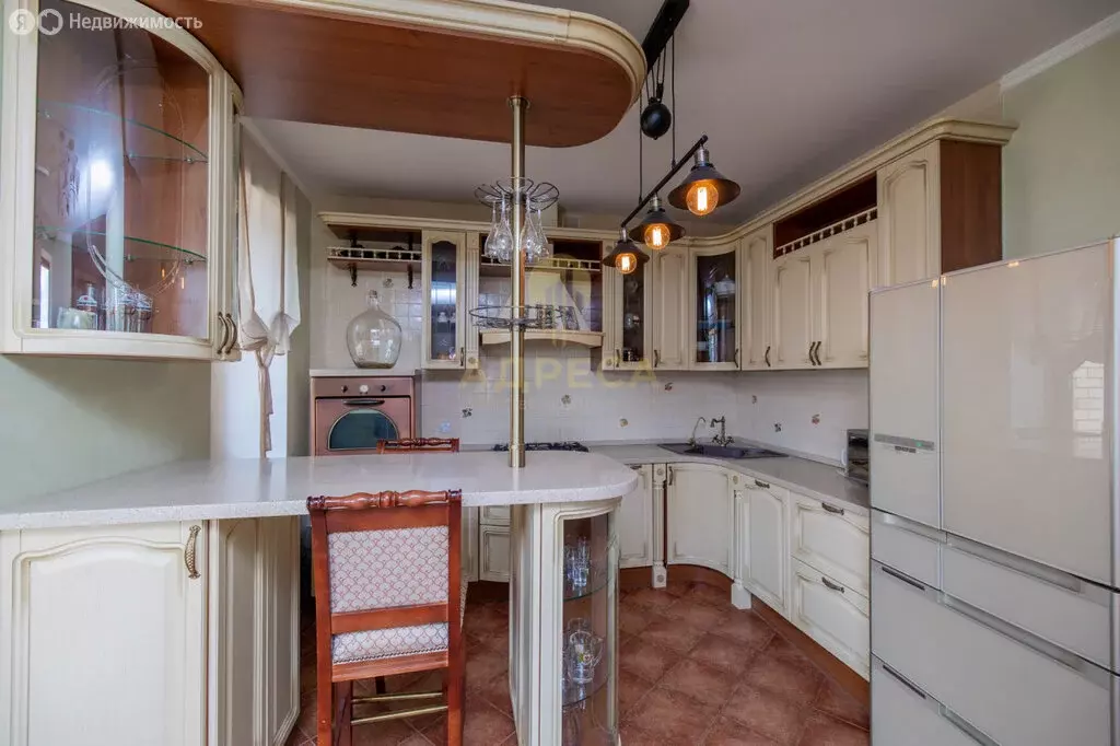 Дом в Южный Урал, улица Сурикова, 3 (299.1 м) - Фото 1