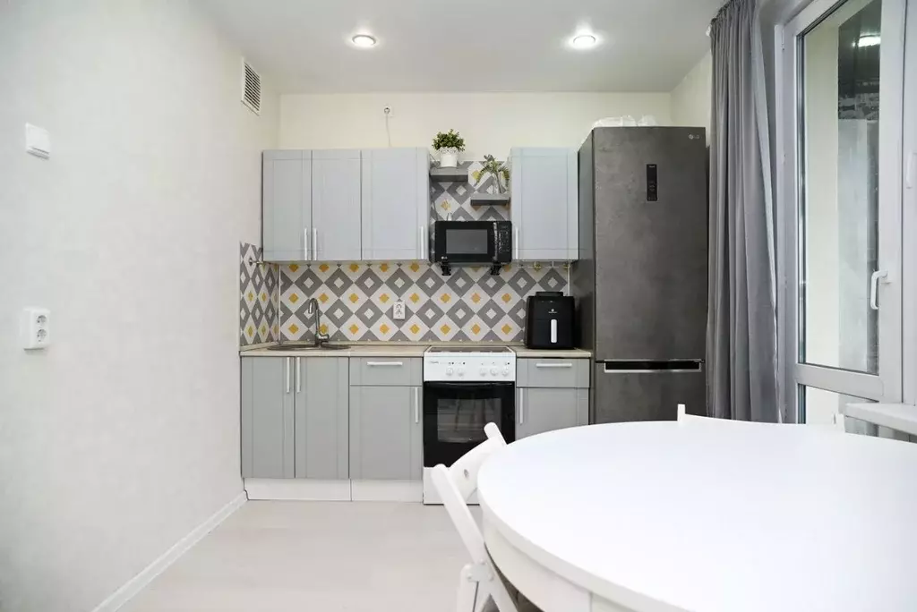 1-к кв. Татарстан, Казань ул. Александра Курынова, 10к1 (31.8 м) - Фото 1