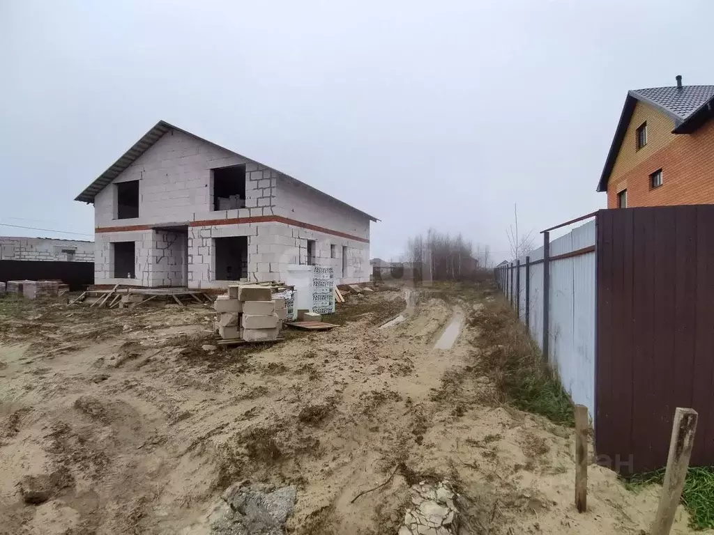 Дом в Калужская область, Калуга ул. Непокоренных Ленинградцев, 44В ... - Фото 1