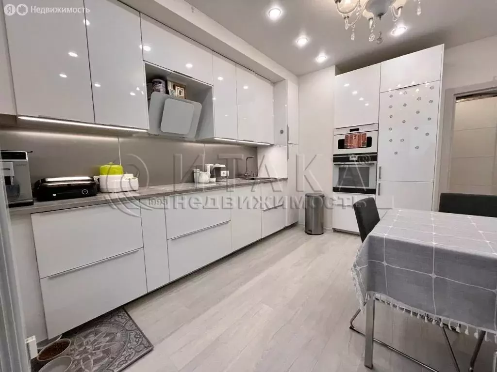 2-комнатная квартира: Гатчина, Пушкинское шоссе, 13к3 (64.8 м) - Фото 1