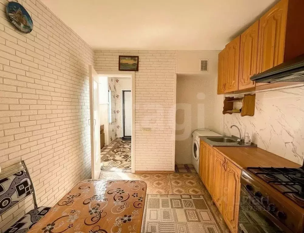 1-к кв. Псковская область, Остров пер. Освобождения, 8 (38.0 м) - Фото 1