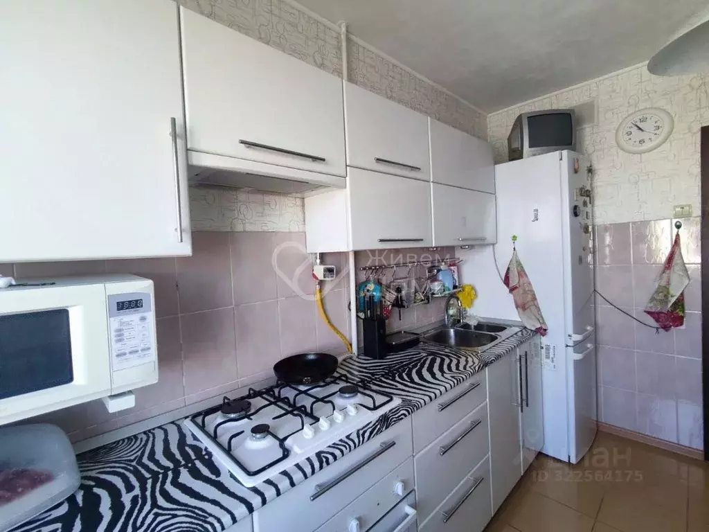 3-к кв. Волгоградская область, Волгоград ул. Землячки, 26 (63.9 м) - Фото 2