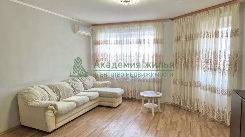 2-к кв. Саратовская область, Энгельс ул. Тельмана, 18 (71.9 м) - Фото 1