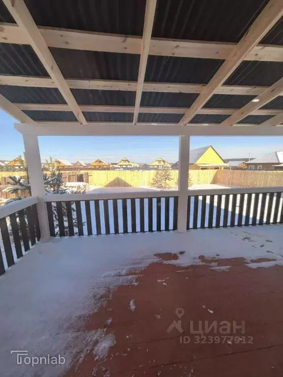 Дом в Иркутская область, Иркутский муниципальный округ, д. Карлук ул. ... - Фото 1