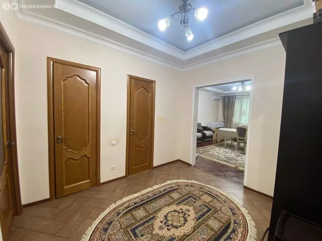 2-комнатная квартира: Махачкала, улица Ахульго, 39к2 (76 м) - Фото 1