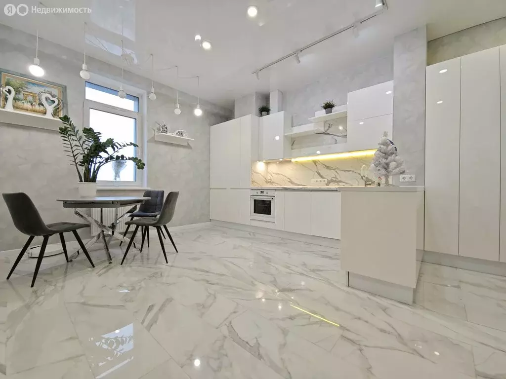 3-комнатная квартира: Киров, улица Монтажников, 19 (58 м) - Фото 0