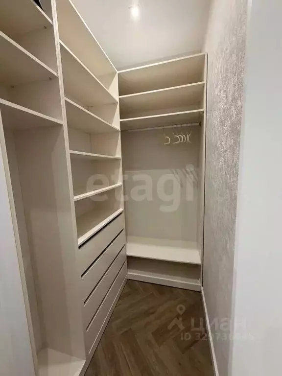 1-к кв. Крым, Симферополь просп. Александра Суворова (42.0 м) - Фото 2