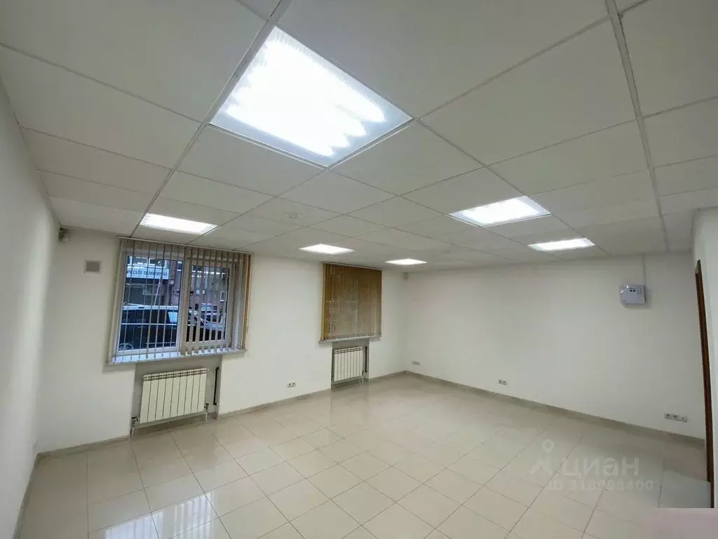 Офис в Свердловская область, Екатеринбург ул. Шарташская, 8 (44 м) - Фото 1