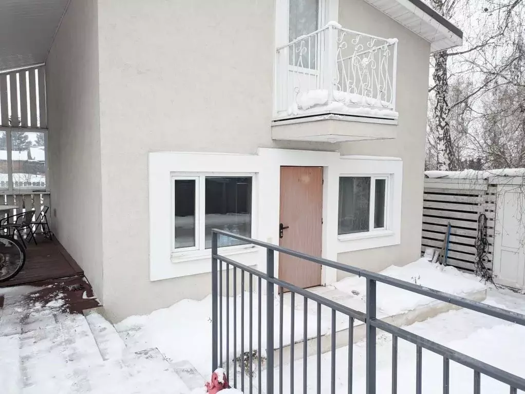 Дом в Красноярский край, Большемуртинско-Сухобузимский округ, с. ... - Фото 2