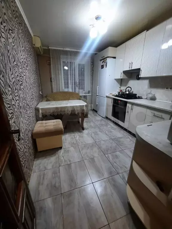 2-к. квартира, 65 м, 5/5 эт. - Фото 0