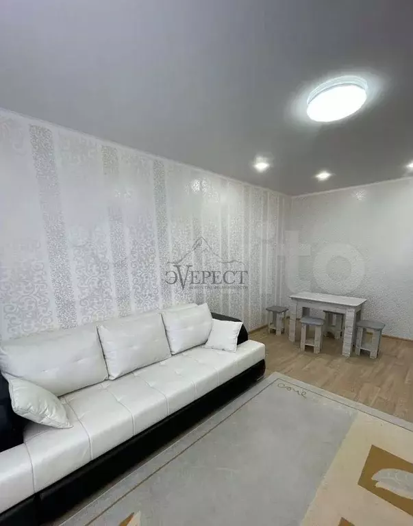 1-к. квартира, 40 м, 8/9 эт. - Фото 1