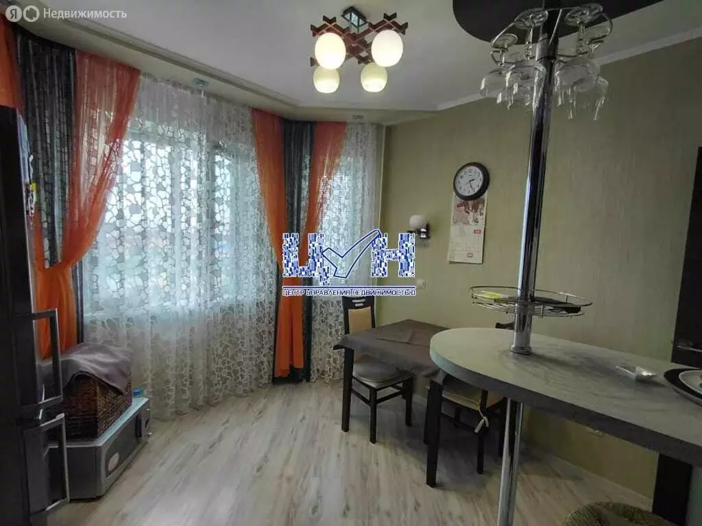 2-комнатная квартира: Курск, проспект Вячеслава Клыкова, 13 (58.4 м) - Фото 1