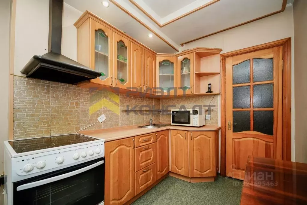 3-к кв. Омская область, Омск ул. Добровольского, 1 (66.0 м) - Фото 2