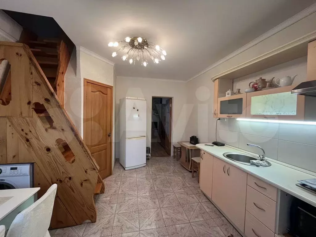 3-к. квартира, 73 м, 3/3 эт. - Фото 0