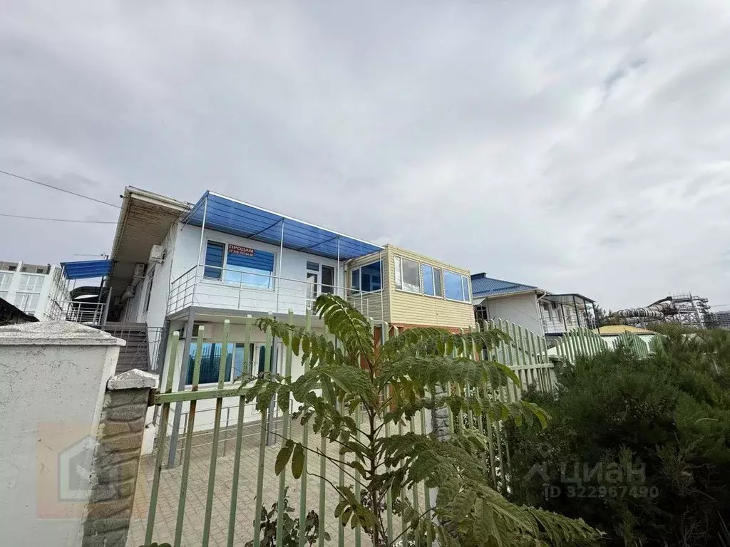 3-к кв. Крым, Сакский район, Лесновское с/пос, с. Прибрежное ул. ... - Фото 1