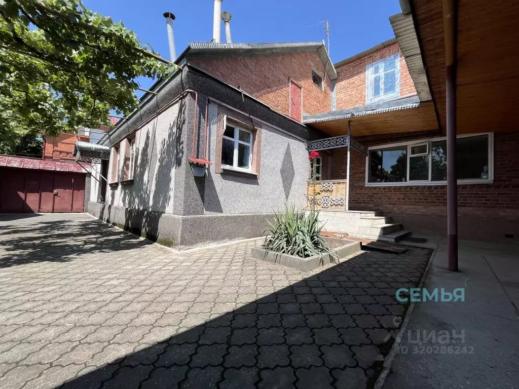 Дом в Северная Осетия, Владикавказ Тракторный пер., 1 (150 м) - Фото 0