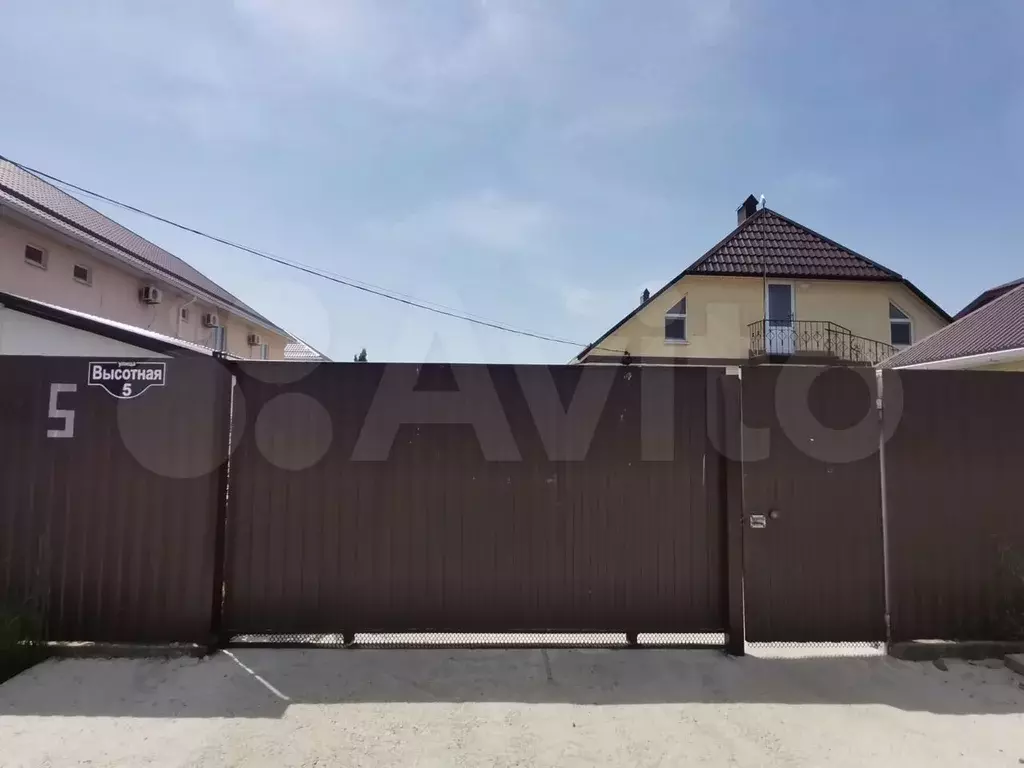 Комната 13 м в 9-к., 1/2 эт. - Фото 0