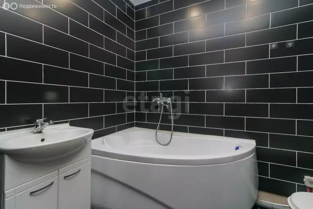 Квартира-студия: Тюмень, улица Менжинского, 60 (27.5 м) - Фото 2