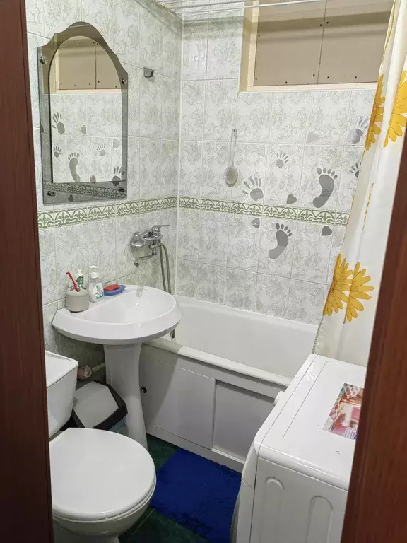 Продаётся 2-к квартира, 4 м - Фото 1