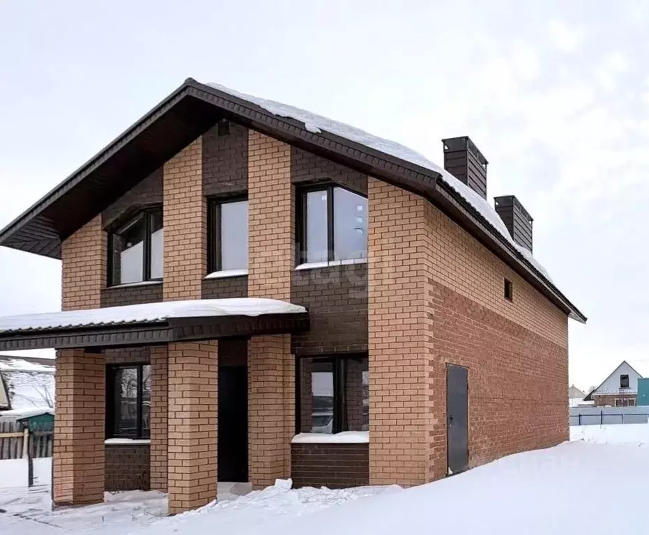 Дом в Башкортостан, Стерлитамакский район, Отрадовский сельсовет, с. ... - Фото 1