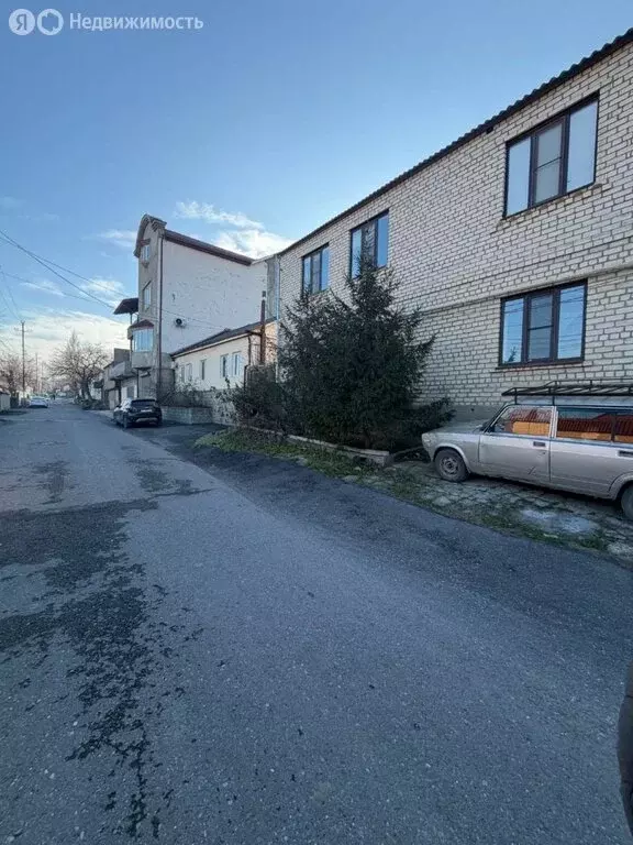 Дом в Махачкала, улица Ахундова, 62 (240 м) - Фото 1