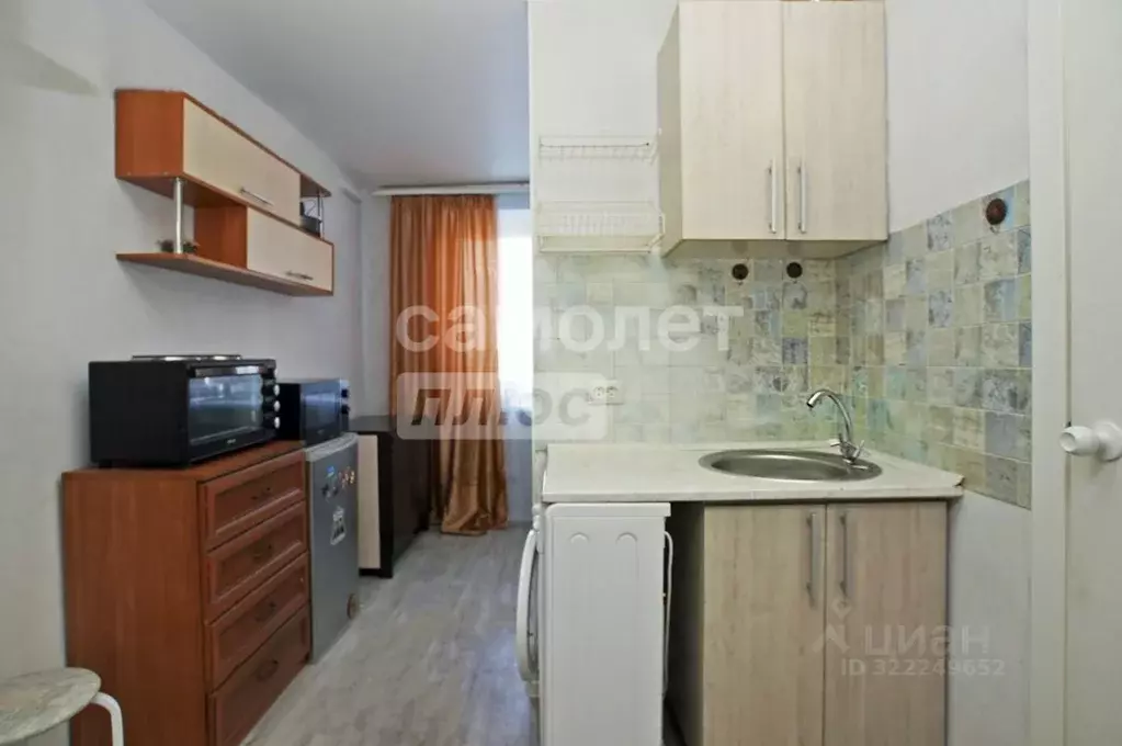 Комната Омская область, Омск просп. Космический, 14Б (12.4 м) - Фото 1