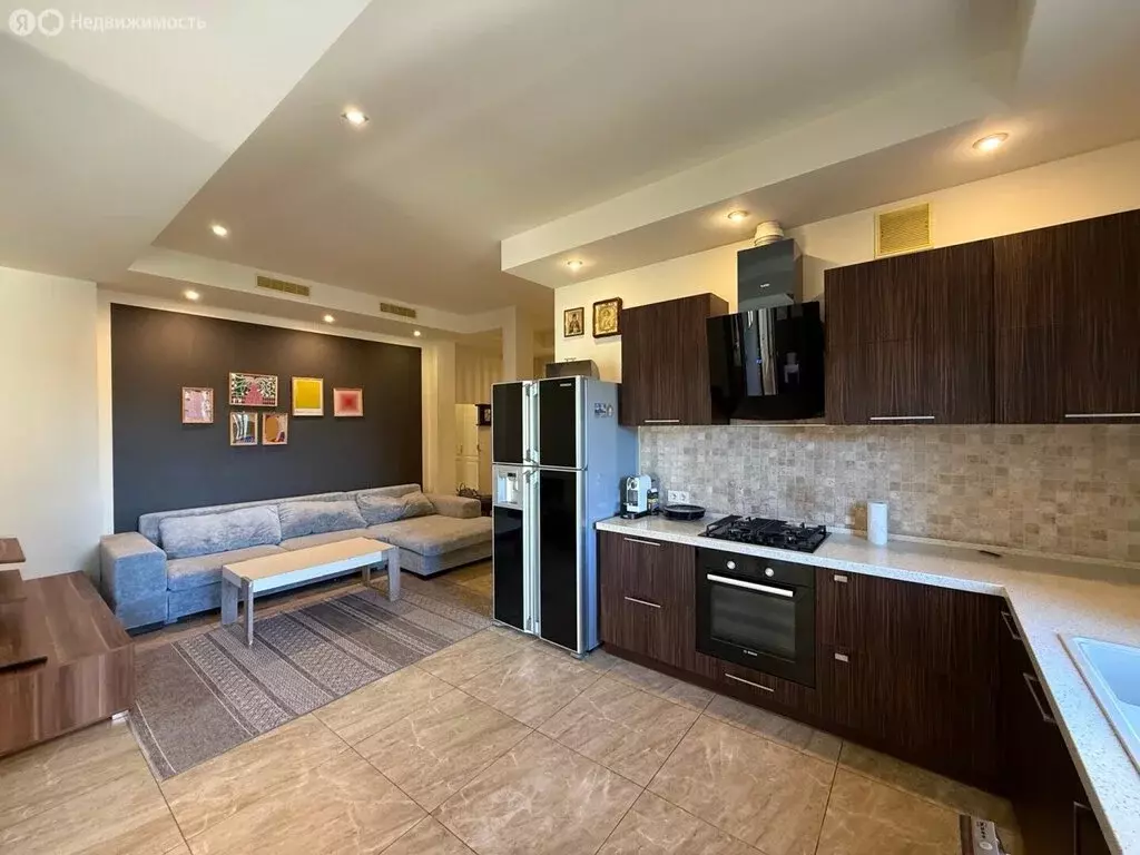 3-комнатная квартира: Ялта, улица Красных Партизан, 14Б (96 м) - Фото 1