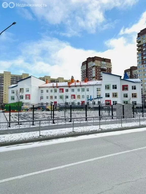 1-комнатная квартира: Тюмень, улица Монтажников, 43 (42.3 м) - Фото 1