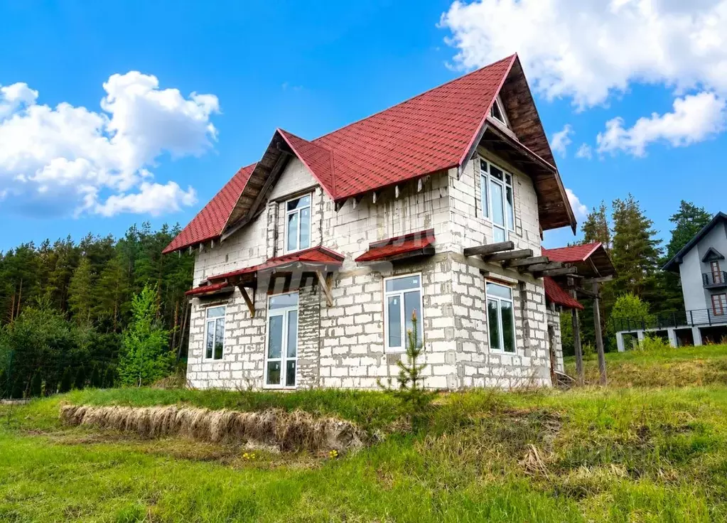 Дом в Ленинградская область, Выборгский район, Рощинское городское ... - Фото 1