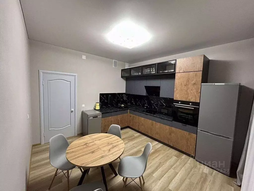 3-к кв. Белгородская область, Старый Оскол Степной мкр, 1 (94.0 м) - Фото 2