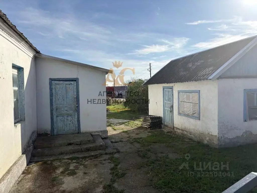 Дом в Крым, Кировский район, Абрикосовское с/пос, с. Бабенково ул. ... - Фото 2