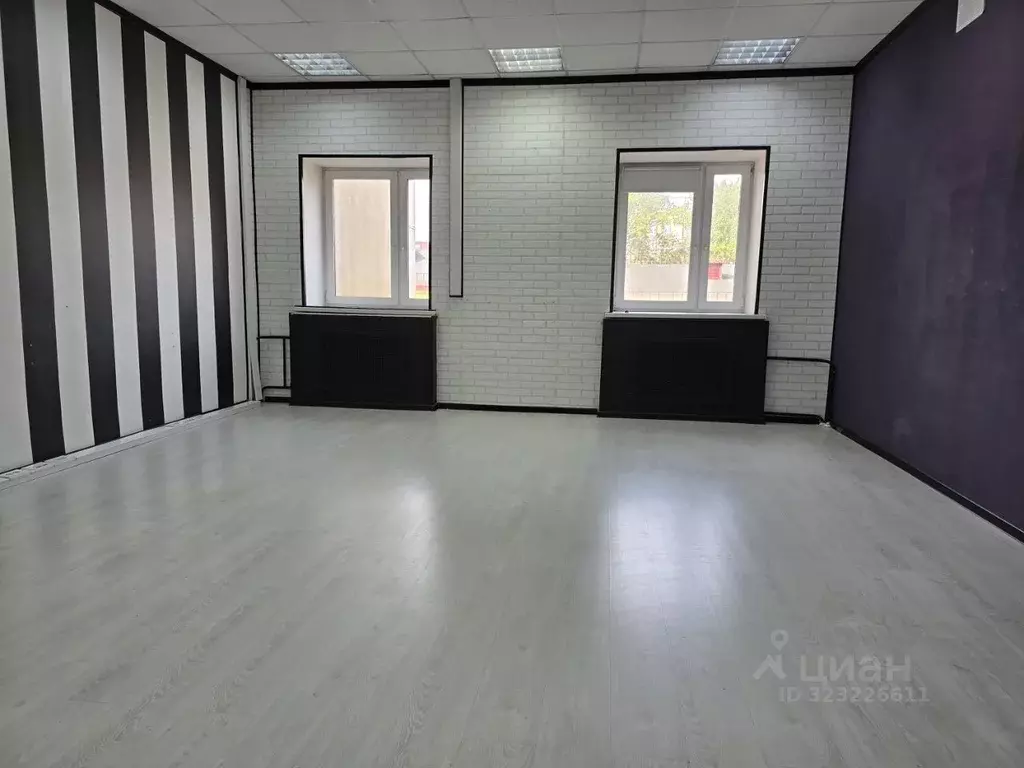 Офис в Мурманская область, Мурманск ул. Капитана Егорова, 14 (36 м) - Фото 1