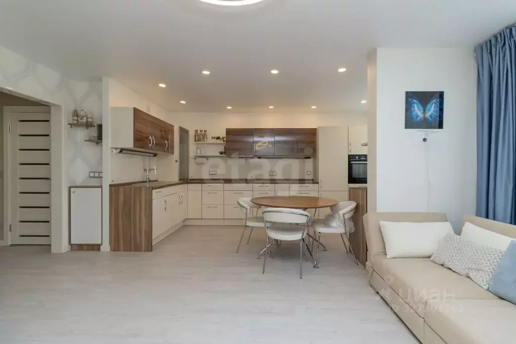 3-к кв. Тюменская область, Тюмень ул. 50 лет Октября, 57Ак1 (80.9 м) - Фото 1